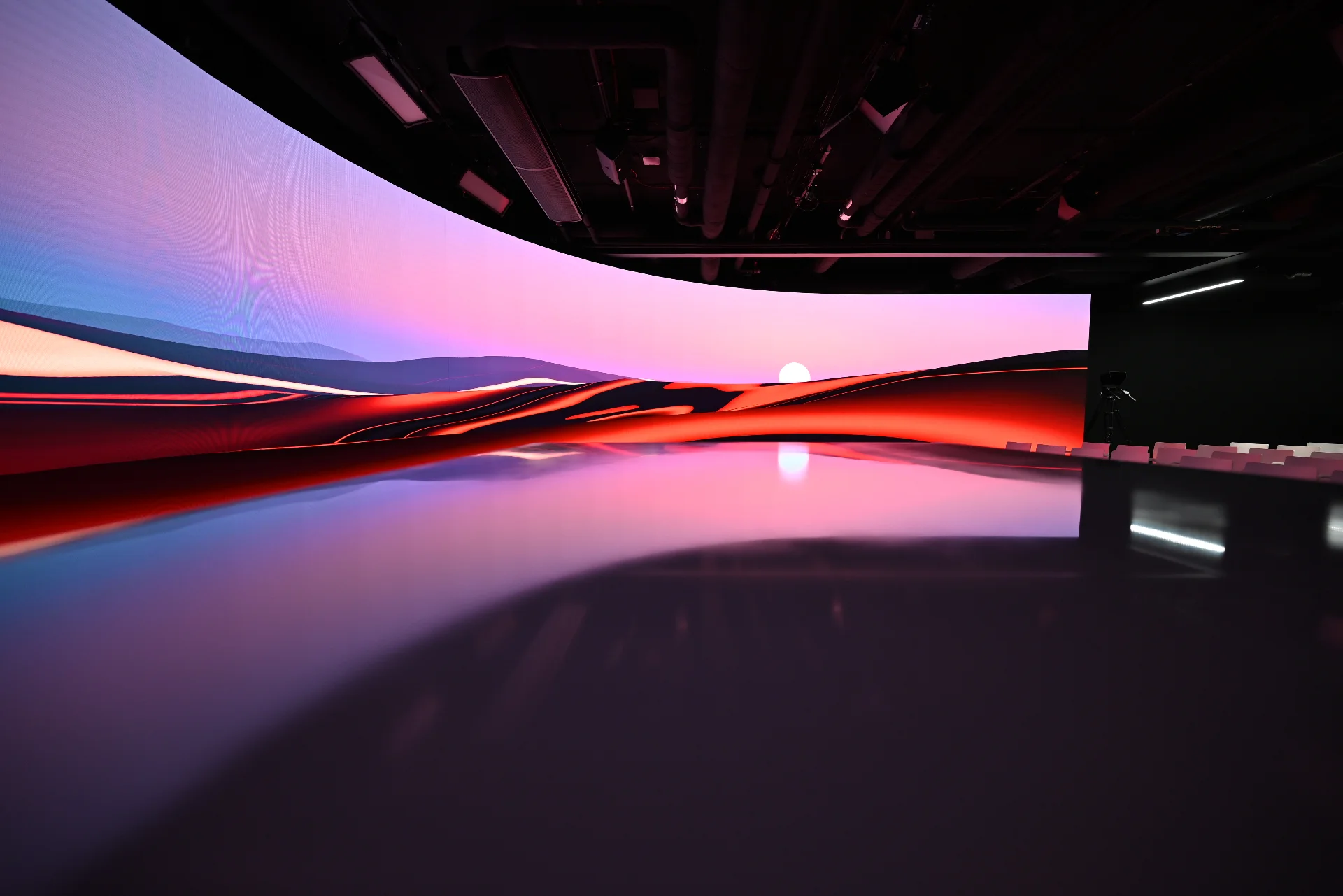 Gala under a curved LED horizon at Junghof, Frankfurt